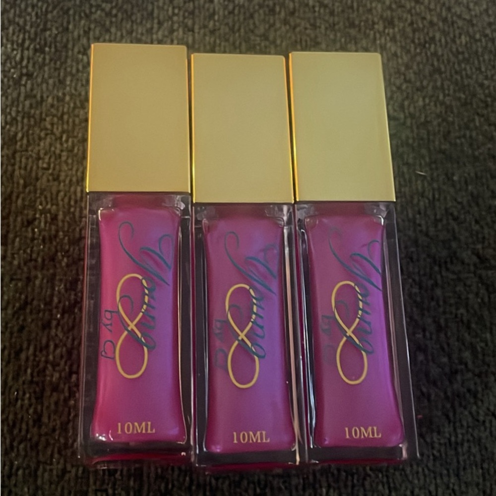Luxurious Pink Lip Gloss Set by [Brand]